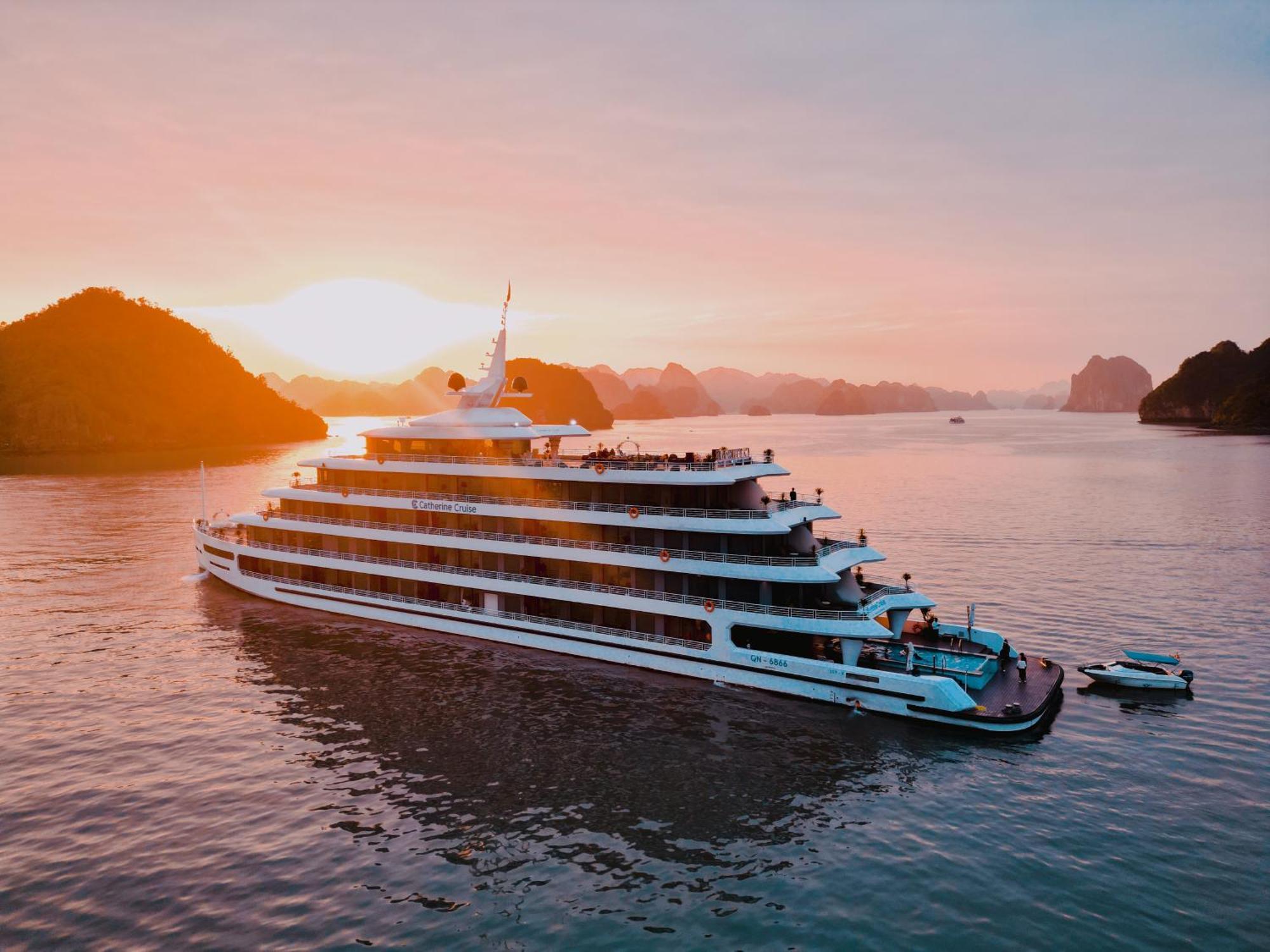 Catherine Cruises Ha Long Bay Экстерьер фото